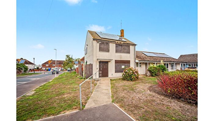 3 Bedroom Property For Sale In Manor Close, Queenborough, Kent, ME11