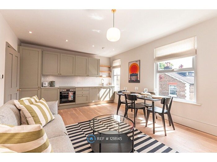 2 Bedroom Flat To Rent In Shaftesbury Road, Richmond, TW9