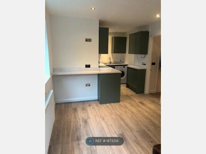 1 Bedroom Flat To Rent In Ash Green Lane East, Surrey, GU12