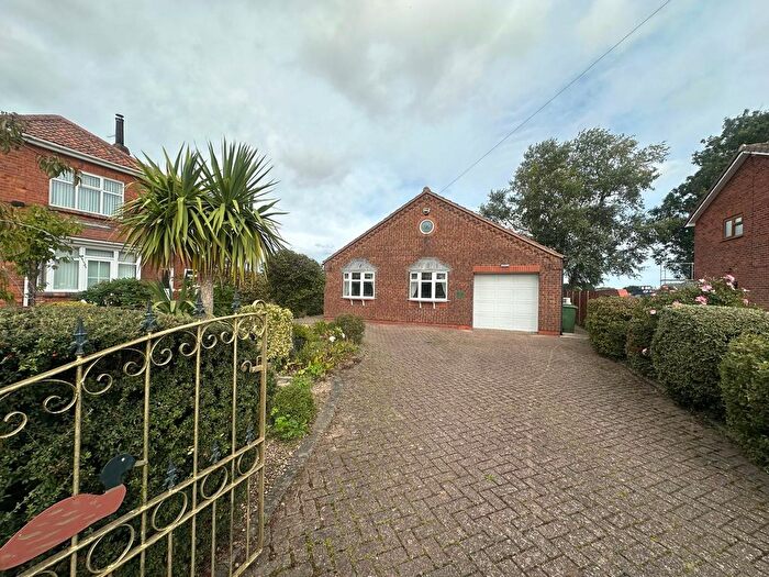 2 Bedroom Detached Bungalow For Sale In Howden Road, Eastrington, Goole, DN14