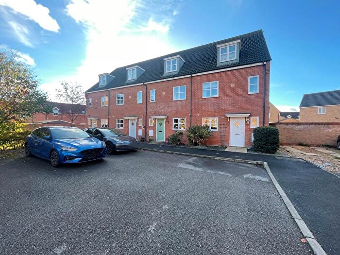 4 Bedroom Town House For Sale In Scott Drive, Yaxley, PE7