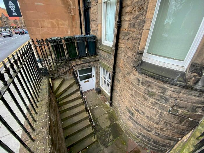 2 Bedroom Flat To Rent In Colinton Road, Bruntsfield, Edinburgh, EH10