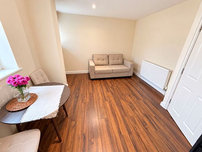 1 Bedroom Flat To Rent In West Street, St. Philips, BS2