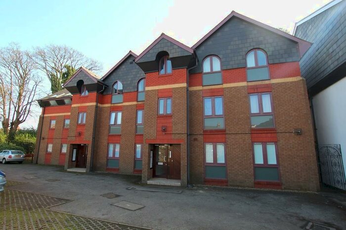 2 Bedroom Flat To Rent In Glandwr Place, Whitchurch, Cardiff, CF14