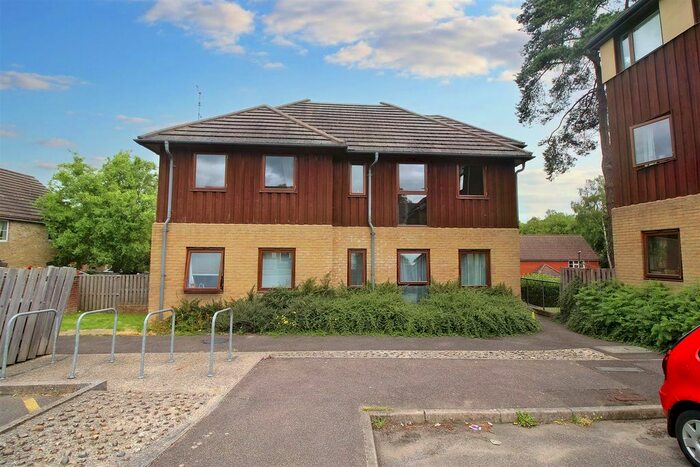 2 Bedroom Flat To Rent In Oakwood Court, Pease Pottage, Crawley, RH11