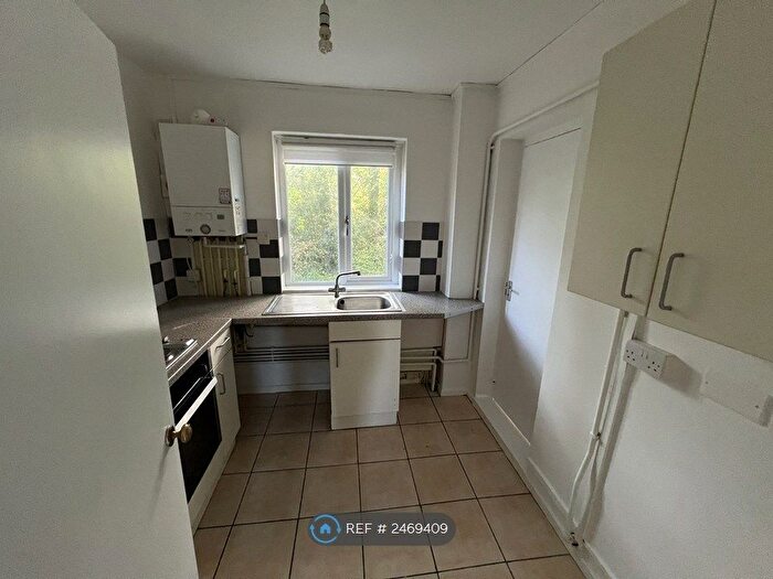 2 Bedroom Flat To Rent In Bettws, Newport, NP20