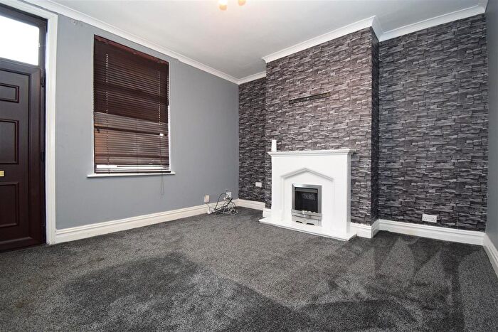 2 Bedroom Terraced House To Rent In Ashdown Road, Wakefield, WF1