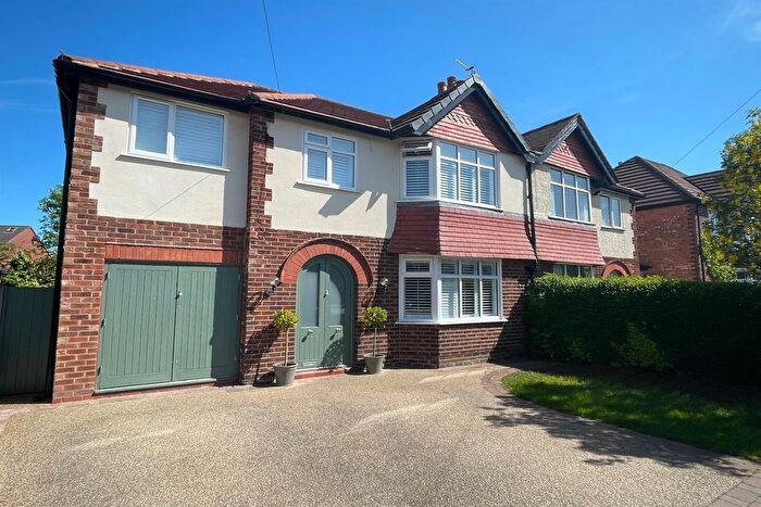 4 Bedroom Semi-Detached House For Sale In Tabley Grove, Knutsford, WA16