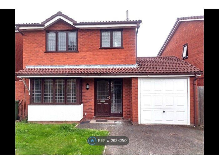 3 Bedroom Detached House To Rent In Padstow Close, Nuneaton, CV11