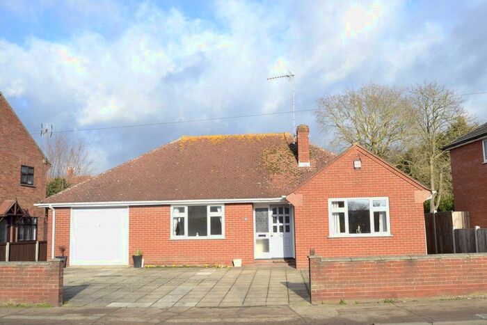 2 Bedroom Bungalow To Rent In Bromley Road, Colchester CO4