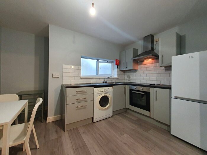 2 Bedroom Flat To Rent In Clifton Street, Adamsdown, Cardiff, South Wales, CF24