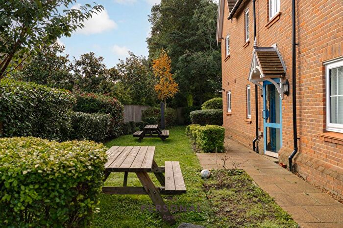 1 Bedroom Flat To Rent In Hayton Crescent, Tadworth, KT20