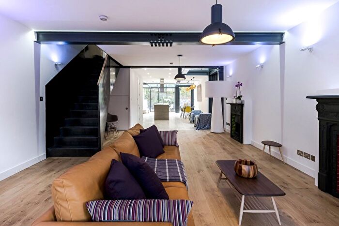 4 Bedroom Terraced House To Rent In Oxford Gardens, London, W10