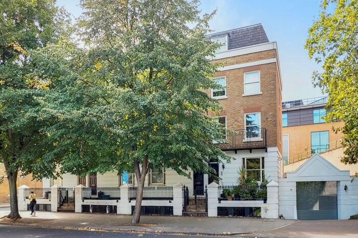 3 Bedroom Property To Rent In Gray's Inn Road, London, WC1X