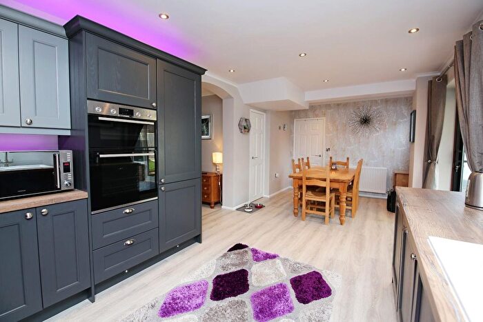 5 Bedroom Detached House For Sale In Sandpiper Drive, Uttoxeter, ST14