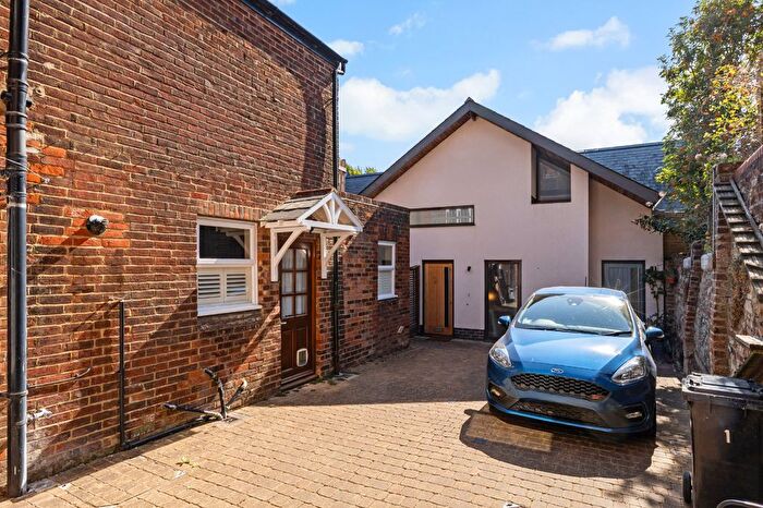 3 Bedroom Flat For Sale In Parchment Street, Winchester, Hampshire, SO23