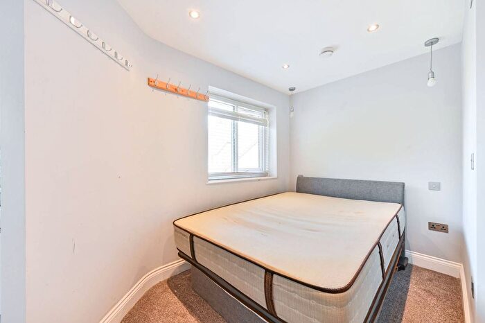 Studio To Rent In Sentinel Close, Southall, Northolt, UB5