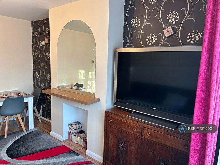 2 Bedroom Flat To Rent In Riverside Gardens, London, HA0
