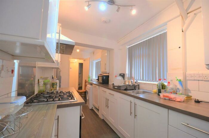 5 Bedroom Terraced House To Rent In Milner Rd, Selly Oak. Mins Walk To University Of Birmingham, B29