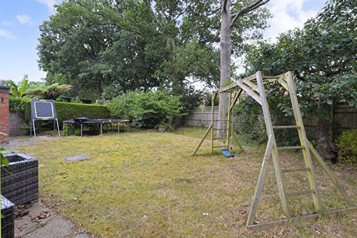 4 Bedroom Detached House For Sale In Napper Place, Cranleigh, GU6