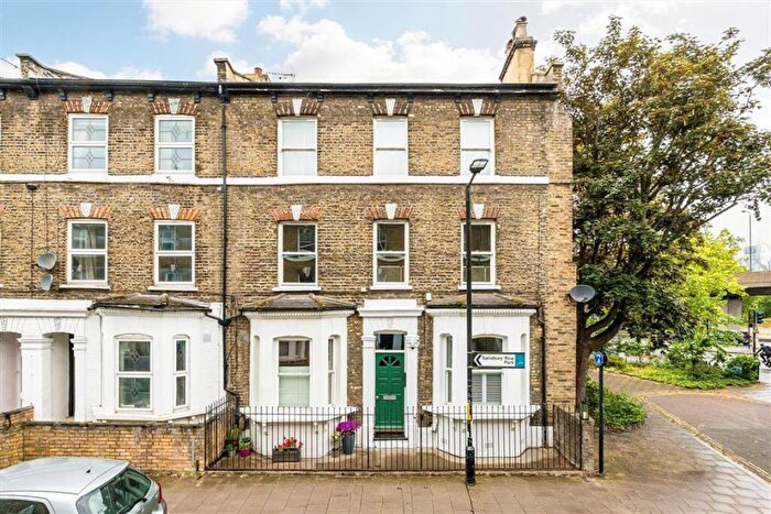 1 Bedroom Flat For Sale In Darwin Street, Elephant & Castle, SE17