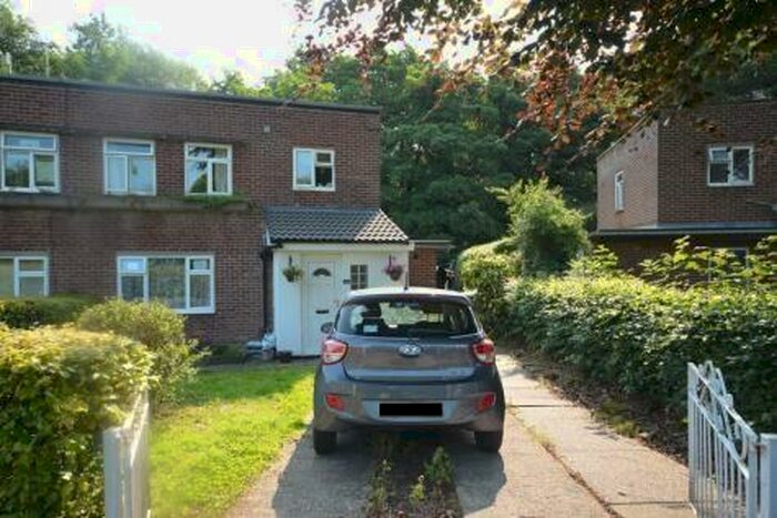 1 Bedroom Apartment To Rent In Haddon Close, Brampton, Chesterfield, S40