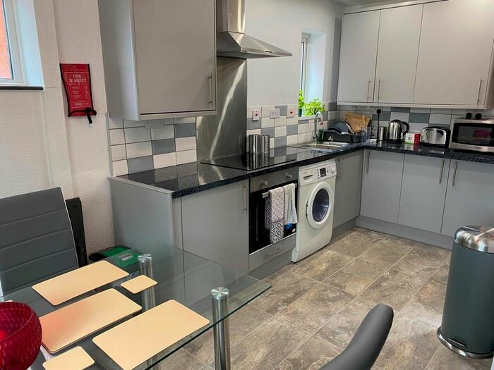 1 Bedroom Semi-Detached House To Rent In Ashby Crescent, Loughborough, LE11