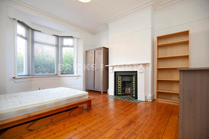 2 Bedroom Flat To Rent In Tosson Terrace, Heaton, Newcastle Upon Tyne, NE6