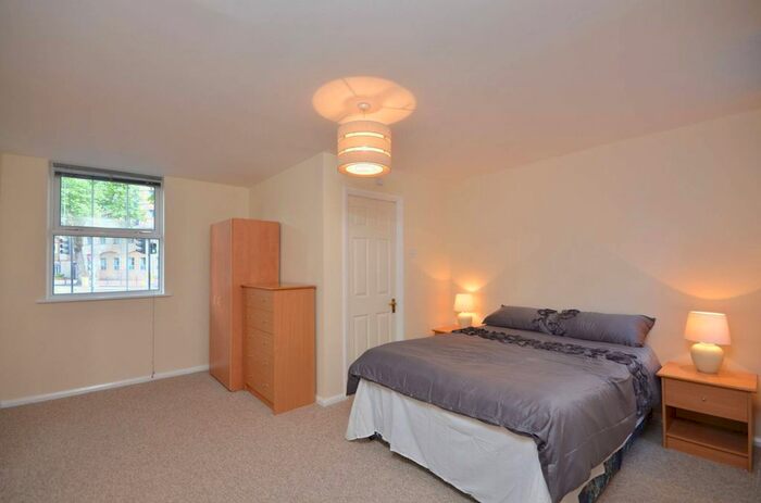 1 Bedroom Flat To Rent In Westminster Bridge Road, Waterloo, London, SE1