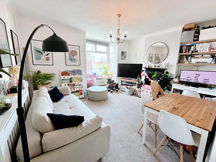 2 Bedroom Maisonette For Sale In Canford Road, Poole, BH15