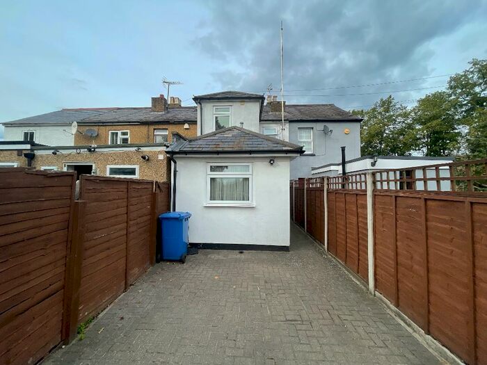 2 Bedroom Terraced House To Rent In Mill Place, Datchet, SL3