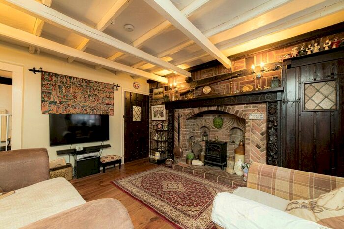 3 Bedroom Cottage For Sale In The Street, Wickhambreaux, CT3