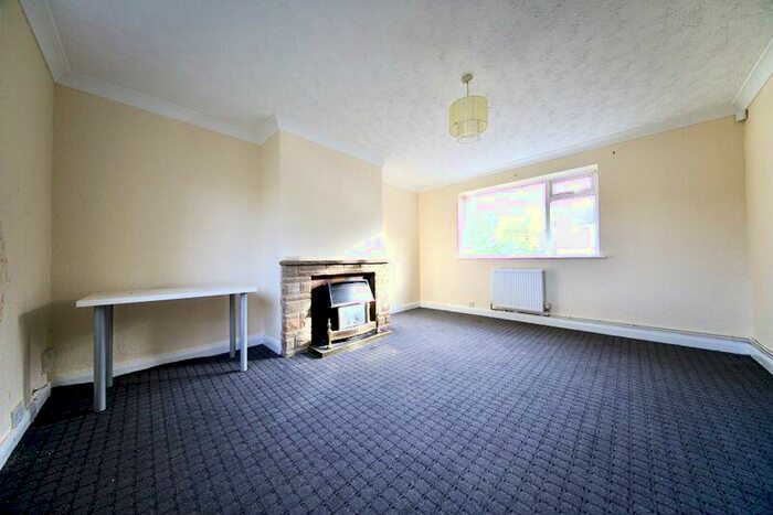3 Bedroom Terraced House To Rent In Roger Lane, Huddersfield, HD4