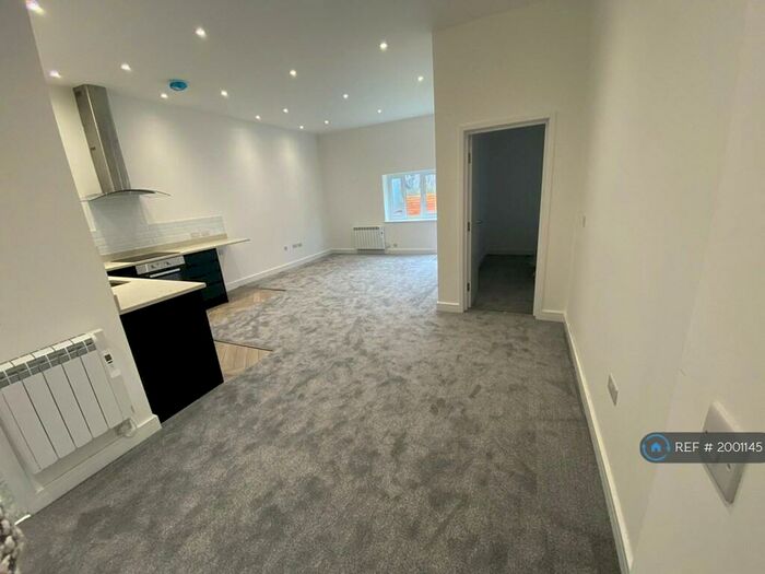 1 Bedroom Flat To Rent In South View Avenue, Reading, RG4