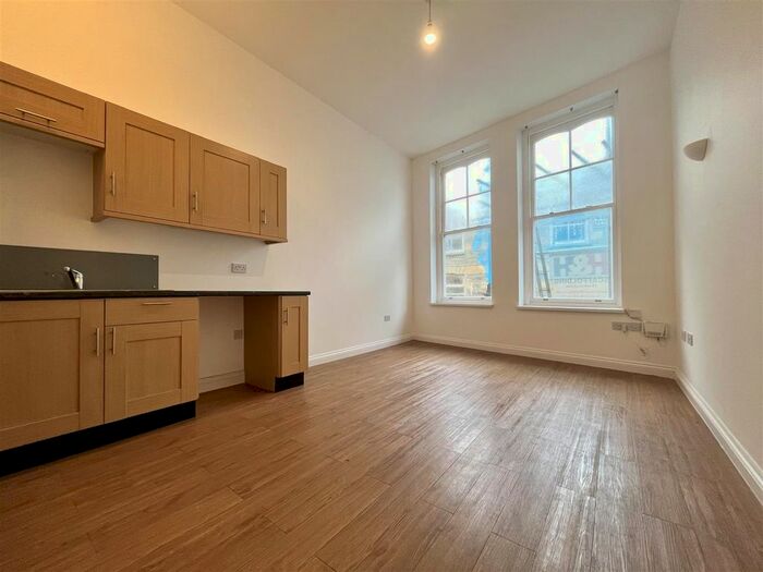 1 Bedroom Flat To Rent In Gover Lane, Newquay TR7