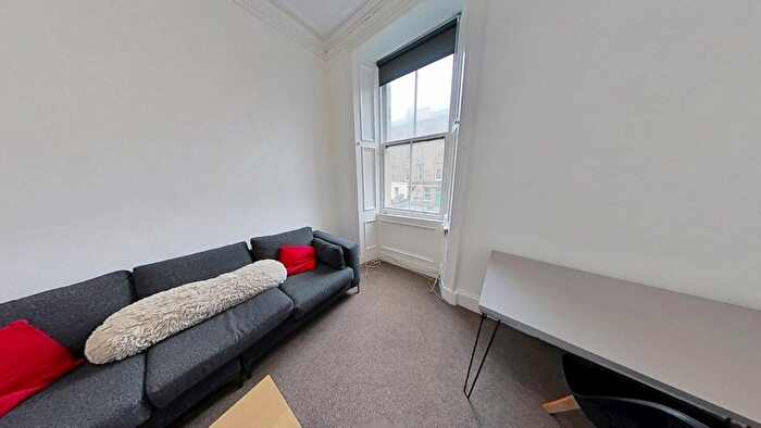 4 Bedroom Flat To Rent In Montgomery Street, Edinburgh, EH7