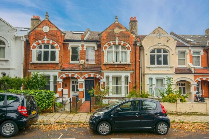 3 Bedroom Flat To Rent In Silver Crescent, Chiswick, London, W4