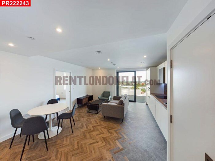 2 Bedroom Flat To Rent In Makers Yard, Bromley-by-Bow, – Bedrooms Flat, E3