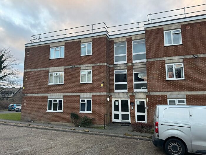 1 Bedroom Flat To Rent In California Court, Downs Road, Sutton, SM2