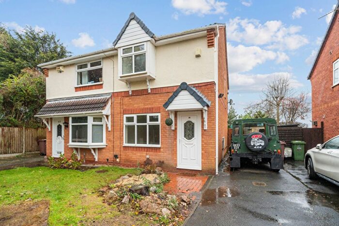 3 Bedroom Semi Detached House For Sale In Dean Meadow, Newton-Le-Willows, WA12