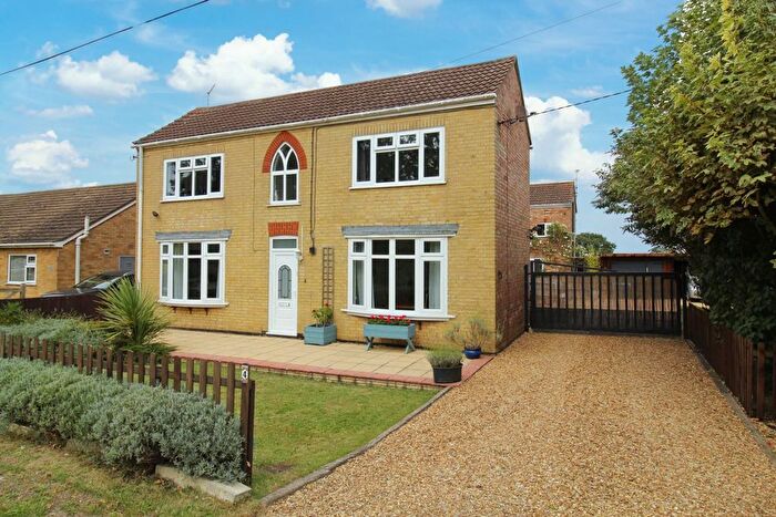 4 Bedroom Detached House For Sale In Straight Drove, Farcet, Peterborough, PE7