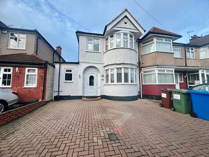 3 Bedroom End Of Terrace House To Rent In Drake Road, Harrow, HA2
