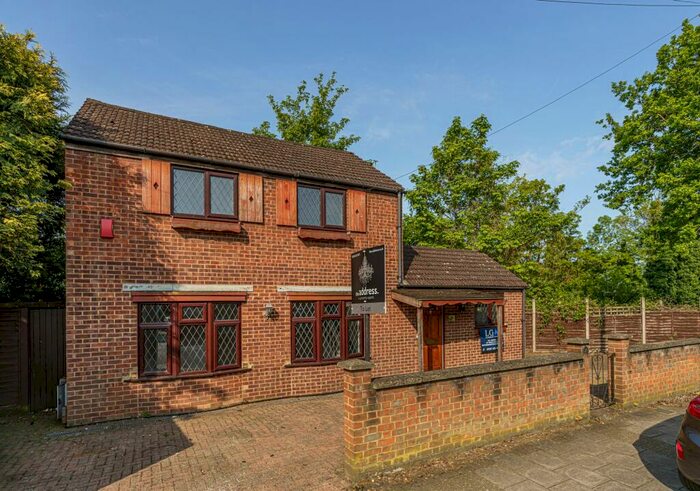 3 Bedroom Detached House To Rent In Blakeney Road, Beckenham, BR3