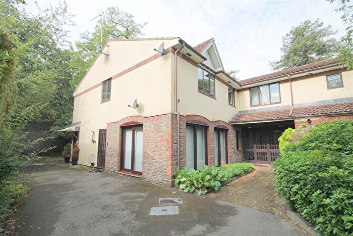 2 Bedroom Flat To Rent In Beckspool Road, Frenchay, Bristol, BS16