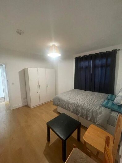 Studio To Rent In Churchmead Road, London, NW10