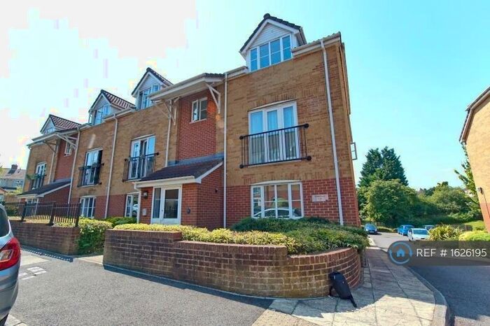 2 Bedroom Flat To Rent In Linden Court, Bristol, BS15