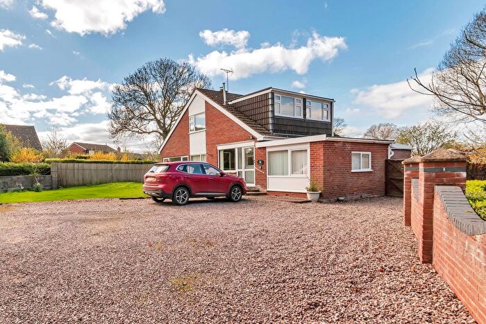 4 Bedroom Bungalow For Sale In Vicarage Lane, Kinnerley, Oswestry, SY10