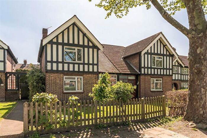 4 Bedroom Property To Rent In Westhorne Avenue, Eltham, SE9