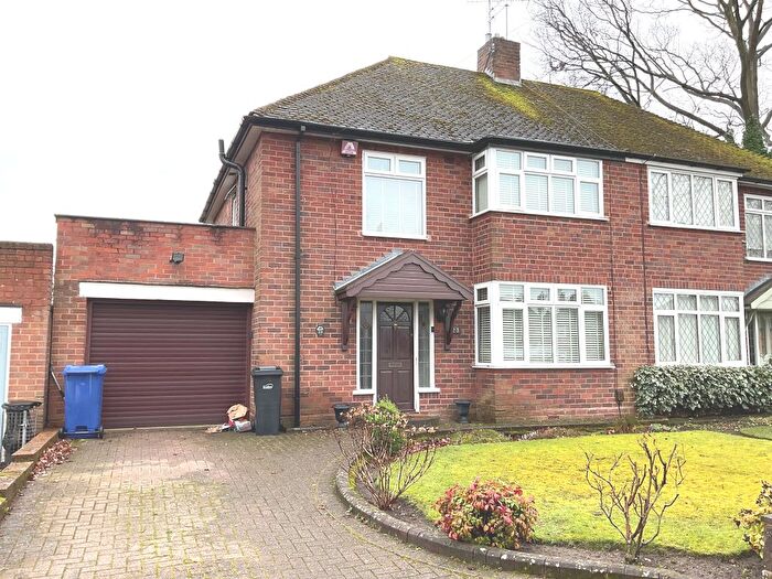 3 Bedroom Semi Detached House For Sale In Kidderminster Road, Wall Heath, Kingswinford, DY6