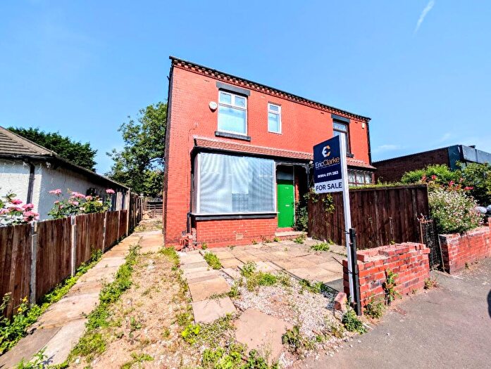 3 Bedroom Semi-Detached House For Sale In Mossfield Road, Farnworth, Bolton, BL4